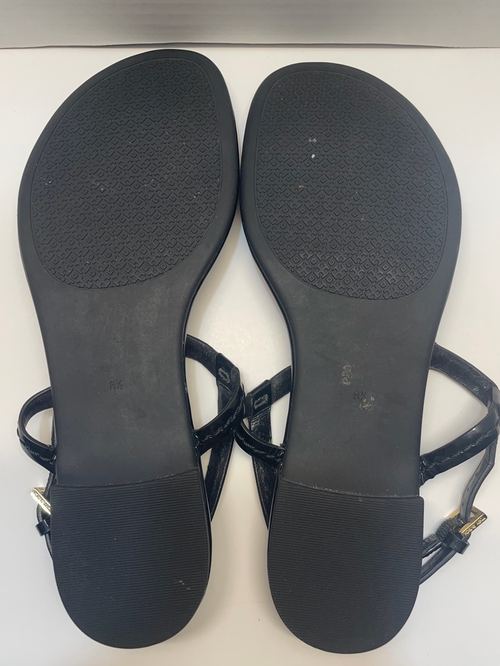 Tory Burch Sandals Dillan Black Leather Thong Gold Hardware Women Size 8 1/2 - Picture 4 of 4